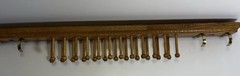VTG SOLID OAK WALL/DOOR MOUNTED, 24 PEG/4 BRASS HOOKS TIES/SCARVES/BELTS ORGNZR.