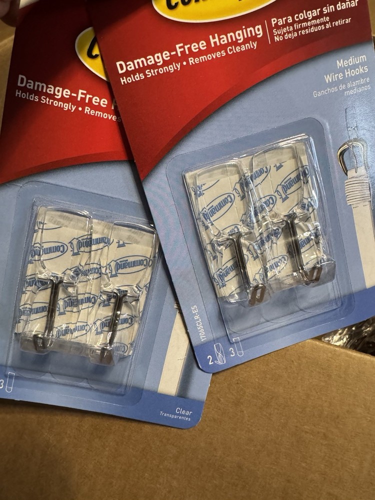 3M Command Clear Medium Hooks, 2 Lb Capacity, 2 Packs with 4 Strips Each