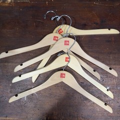 LOT X 5 NORTH FACE Wooden Retail Coat Jacket Shirt Hangers Light Brown Red Logo
