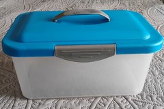 Lot of 4 Sterilite 1894 Blue Show Offs Storage Totes Hinge Handle Lid 14x9x6