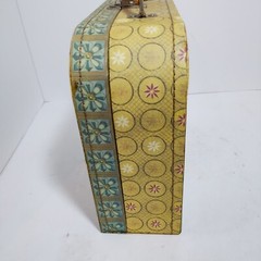 Vintage Storage Box Purse Bamboo Handle Metal Clasp Fruit Pear Apple 10″ Cottage