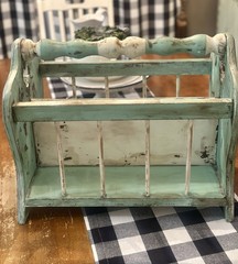 VTG Handpainted Solid Wood Farmhouse/Distressed Spindle Magazine/Newspaper Rack