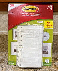 3M Command Picture Hanging Strips 34 Pairs 68 Large Strips Hold 16 lbs Open box