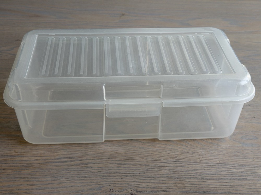 Rubbermaid Clear Plastic Snap Case Hinged Storage Container 2281