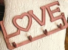 Love 4 Hook Wall Mount Rustic Old Fashioned Vintage 9 1/2×4 1/2in New