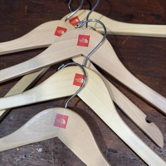 LOT X 5 NORTH FACE Wooden Retail Coat Jacket Shirt Hangers Light Brown Red Logo