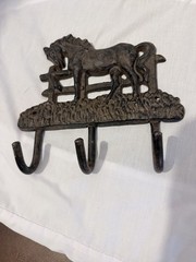Cast iron Horse Metal Wall-Mounted Hook Rack, 3 Traditional Hooks
