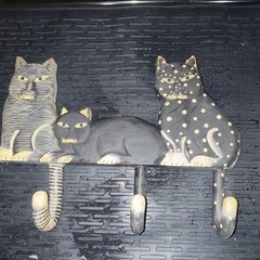 Pier 1 Cat Wall-Mounted Hook Rack, 3 Traditional Hooks, Black/Gold