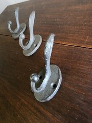 Set of 3 Black Wrought Iron Metal Wall Hanging 2 Peg Hooks Coats/Towels/Jewelry