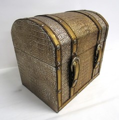 Vintage Decorative Display Storage Box Chest – Excellent Clean Condition