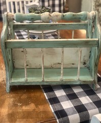 VTG Handpainted Solid Wood Farmhouse/Distressed Spindle Magazine/Newspaper Rack