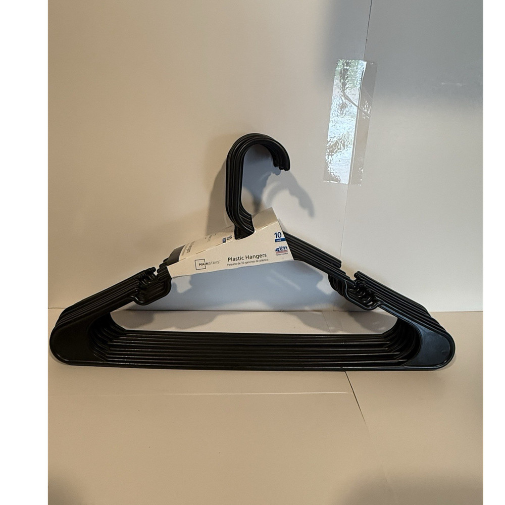 Mainstays Black Plastic Notched Traditional Clothes Hangers 10-Pack Tops/Dress