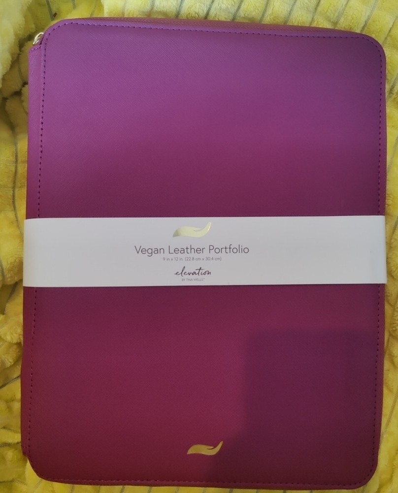 Elevation by Tina Wells Vegan Saffiano Leather Portfolio with Zipper Closure New