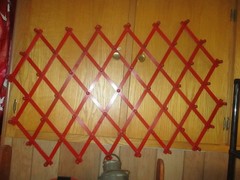 RED VTG 49 Peg Accordion Wall Rack Natural Wood Expandable 20″x78″ Mug Holder