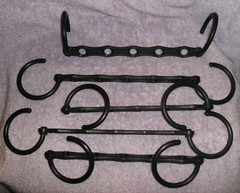 NEW SET OF 5 BLACK CLOSET HANGERS 5 PC 9-1/2″ W EACH AVOIDS WRINKLES NEW IN BOX