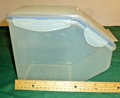 Storage Bin 7 1/2″ Tall 9″ Nose to Tall Lock & Lock