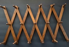Dark Natural Wood Accordion Wall Hanger Expandable Rack Wall Mounted 17 Peg