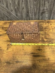 Natural Seagrass/Rattan Storage Basket with Lid for Organizing Brown
