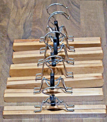 Lot of 6 Wooden 9.5″ Clamp Hangers for Pants/Skirts Natural Wood Pre-Owned