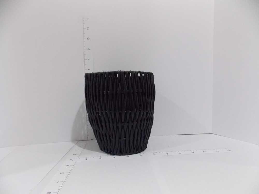 Black Woven Rattan Basket Round Decorative Storage Bin 6×6 in Used