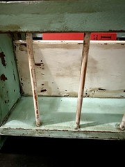 VTG Handpainted Solid Wood Farmhouse/Distressed Spindle Magazine/Newspaper Rack