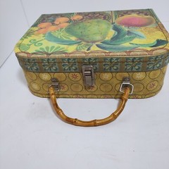 Vintage Storage Box Purse Bamboo Handle Metal Clasp Fruit Pear Apple 10″ Cottage