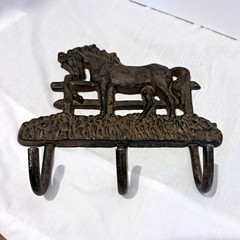 Cast iron Horse Metal Wall-Mounted Hook Rack, 3 Traditional Hooks