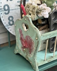 VTG Handpainted Solid Wood Farmhouse/Distressed Spindle Magazine/Newspaper Rack
