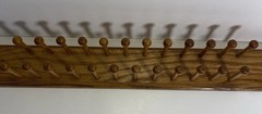 VTG SOLID OAK WALL/DOOR MOUNTED, 24 PEG/4 BRASS HOOKS TIES/SCARVES/BELTS ORGNZR.