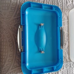 Lot of 4 Sterilite 1894 Blue Show Offs Storage Totes Hinge Handle Lid 14x9x6