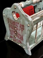 VTG Handpainted Solid Wood Farmhouse/Distressed Spindle Magazine/Newspaper Rack