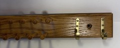 VTG SOLID OAK WALL/DOOR MOUNTED, 24 PEG/4 BRASS HOOKS TIES/SCARVES/BELTS ORGNZR.
