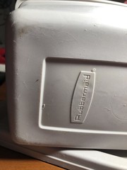 Vtg Rubbermaid Roughneck Tote W Lid 1 Gal Plastic Storage Tan 10.5x6x7” #2211