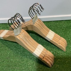 wooden clothes hangers 10ct With Shoulder Notches High Quality Natural Wood Pine