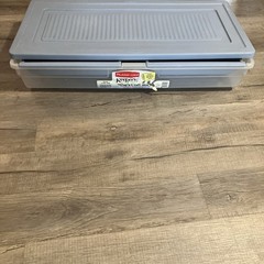rubbermaid keepers wrap n craft Box 33”x16.5”x6”
