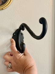 Large Cast Iron Vines Double Wall Hook Coat Hat Flower Basket Holder Hanger 9.5″
