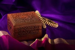 Unique Artisan Traditional Hand Carved Rosewood Jewelry Box Novelty Gift Item