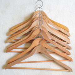 SOLID WOOD CLOTHES HANGERS 8 SUIT / DRESS NEARLY 18″ WIDE 9.5″ HIGH COLLEGE DORM