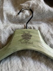 MR & MRS ITALY LARGE CLOTHES HANGER W/ LOGO GREEN Coat/jacket