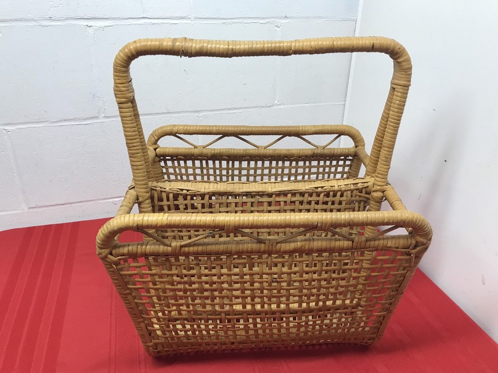 Wicker Magazine Newspaper Towel Holder Curved Two Section One Piece