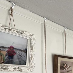 Molding Hooks White – Contemporary/Heavy Duty for Picture Rails 12 Pack
