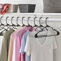 18pk Plastic Hangers
