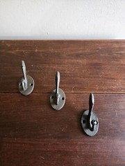 Set of 3 Black Wrought Iron Metal Wall Hanging 2 Peg Hooks Coats/Towels/Jewelry