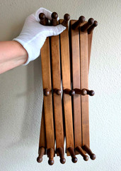 Dark Natural Wood Accordion Wall Hanger Expandable Rack Wall Mounted 17 Peg