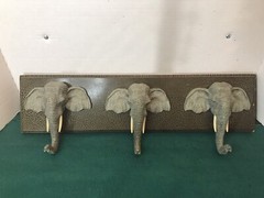 Triple Elephant Hanging Wall Coat Jacket Hook