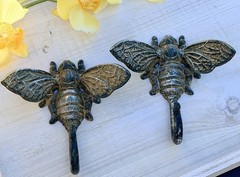 2 Cast Iron Bee Wall Hook Key Towel Coat Hanger Rustic Antique Brown Finish 6 in