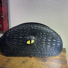Reptile Dragon Eye Remote Control Holder / Faux Leather 5 Compartment Organizer