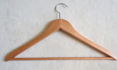 SOLID WOOD CLOTHES HANGERS 8 SUIT / DRESS NEARLY 18″ WIDE 9.5″ HIGH COLLEGE DORM