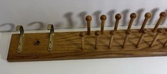 VTG SOLID OAK WALL/DOOR MOUNTED, 24 PEG/4 BRASS HOOKS TIES/SCARVES/BELTS ORGNZR.