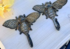2 Cast Iron Bee Wall Hook Key Towel Coat Hanger Rustic Antique Brown Finish 6 in
